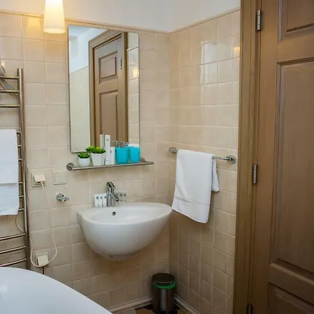 Апартаменты Old Town Lux